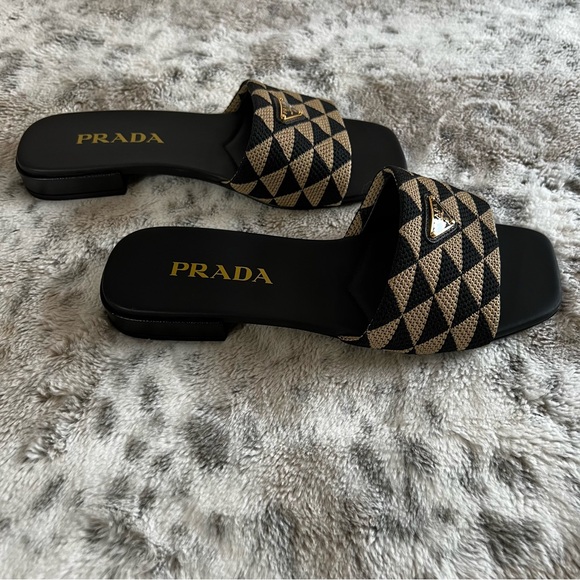 Like New PRADA Embroidered Triangle Logo Slides Sandals Mules size 37 EU / 7 US - Picture 10 of 11